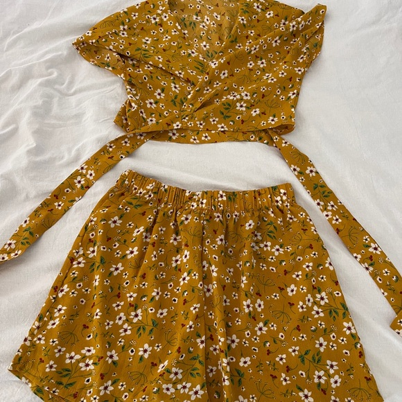 Summer Fling 2PC - Picture 2 of 3